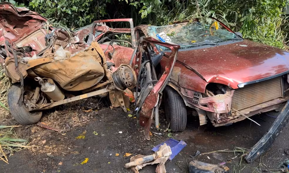 Três pessoas morrem em colisão frontal na BR-101, no sul da Bahia