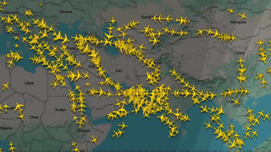 Irã suspende voos e fecha espaço aéreo diante de ameaça de ataque americano