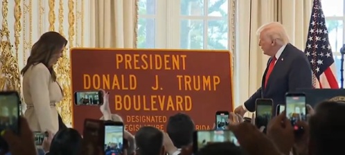 Trecho de via na Flórida ganha nome do presidente Donald Trump 