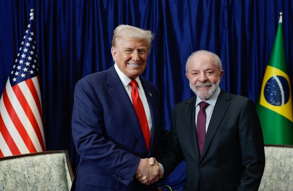 O presidente Lula avalia convite para conselho de paz em Gaza proposto por Trump