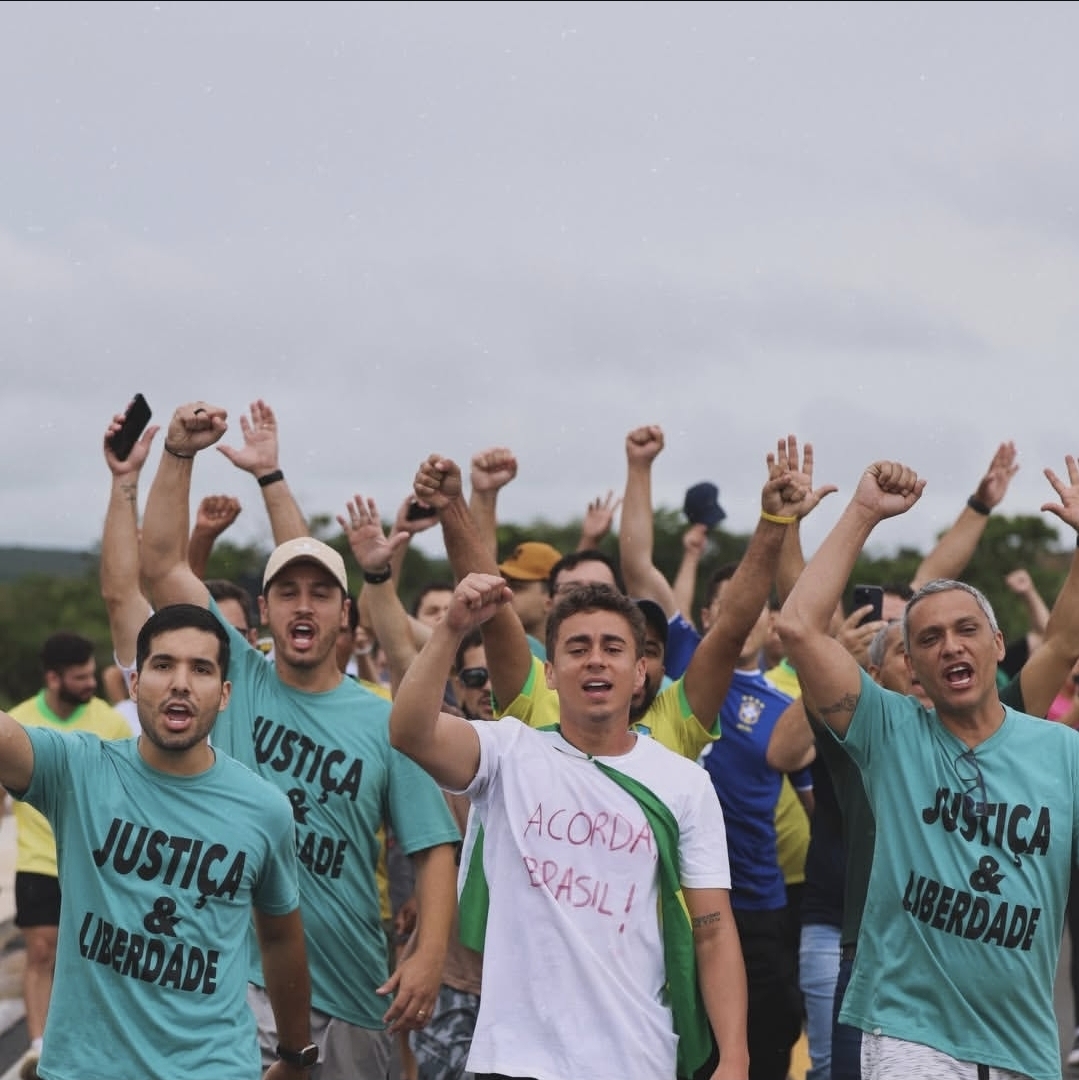 Caminhada pela Justiça: Nikolas Ferreira lidera marcha de 240 km contra prisões do 8 de Janeiro e condenação de Bolsonaro