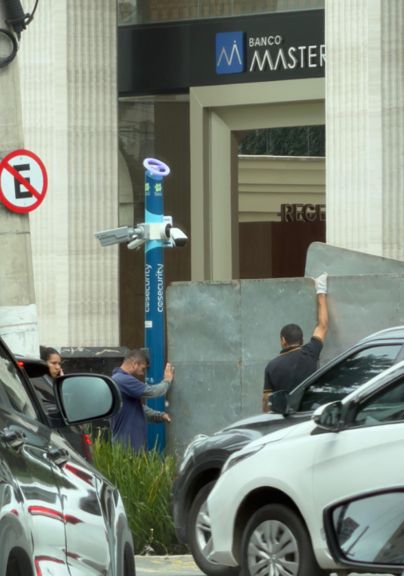 Sede do Banco Master ganha tapumes na véspera de protesto em São Paulo