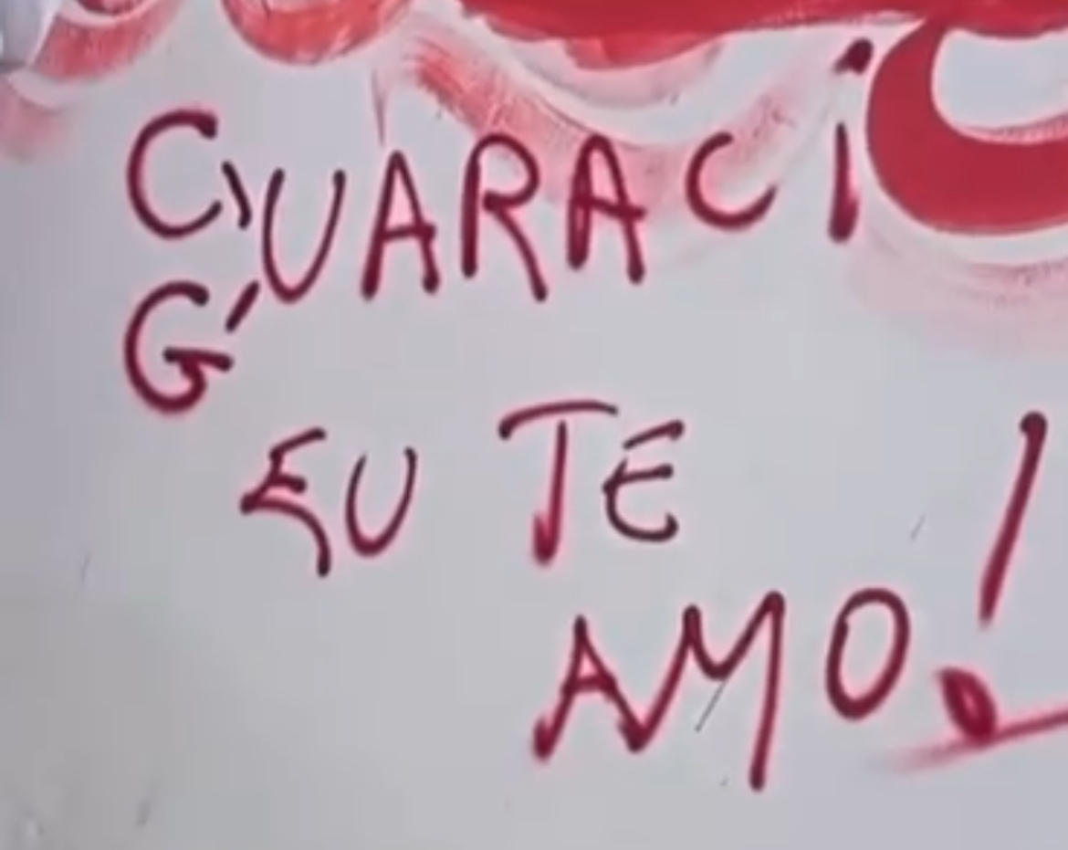 Jerônimo erra nome de cidade e escreve “Cuaraci” durante entrega de colégio na Bahia