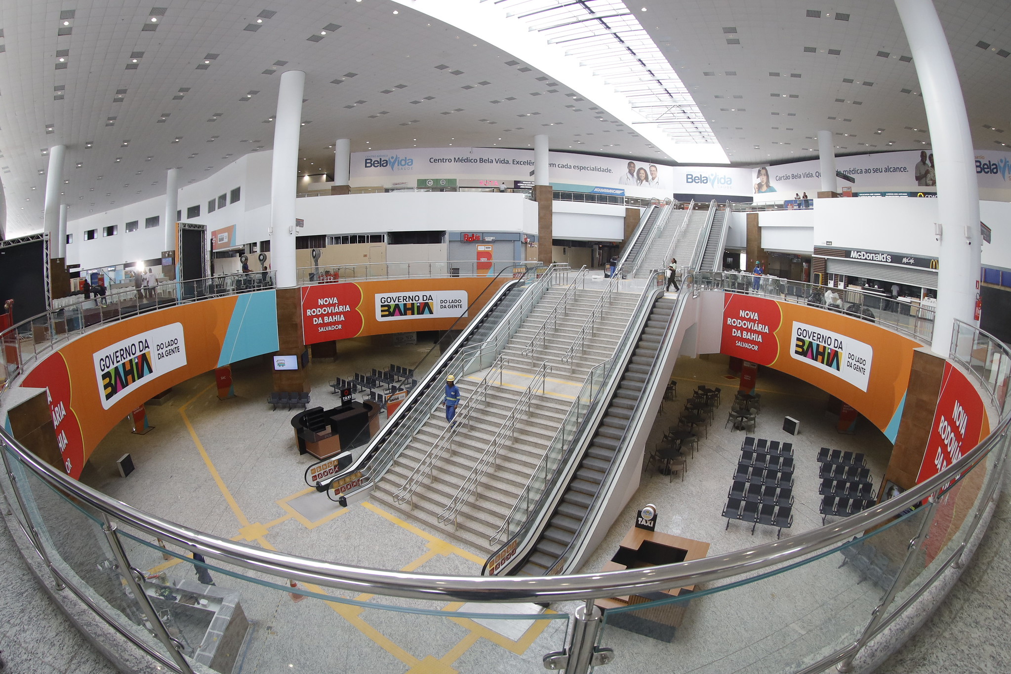 Quatro pessoas ficam presas em elevador da nova rodoviária de Salvador por mais de 20 minutos