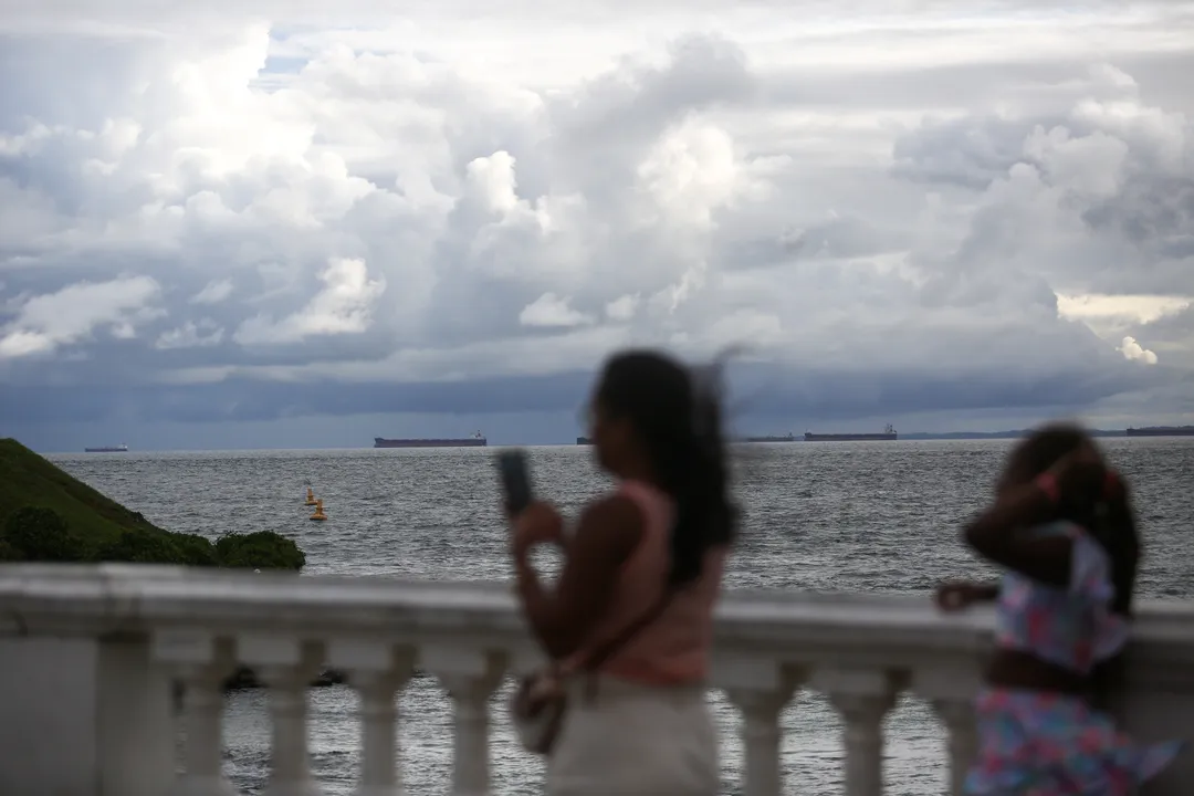 Sábado e domingo em Salvador: sol entre nuvens e pancadas passageiras