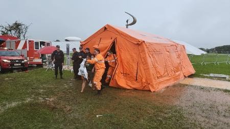 Explosão seguida de raio fere dezenas em ato de Nikolas