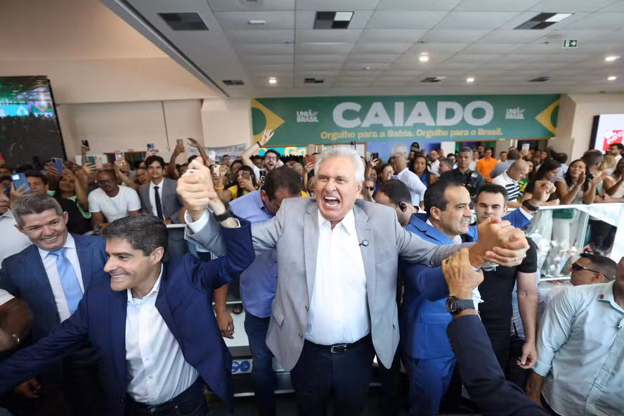 Caiado chama ACM Neto de irmãozinho e confirma saída do União Brasil