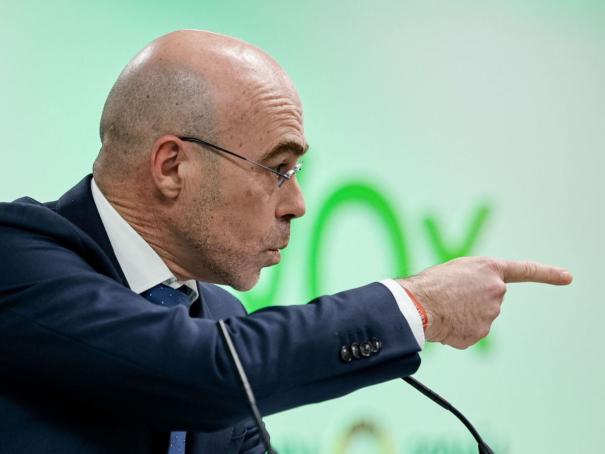 Eurodeputado espanhol propõe deportações por ataques a lugares religiosos em conferência contra antissemitismo