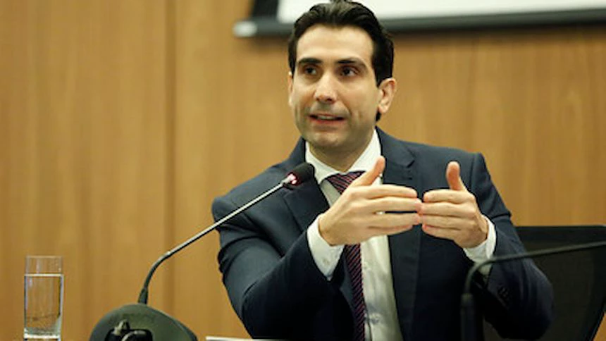 Com Selic a 15%, taxa de juros real no Brasil atinge maior patamar em duas décadas