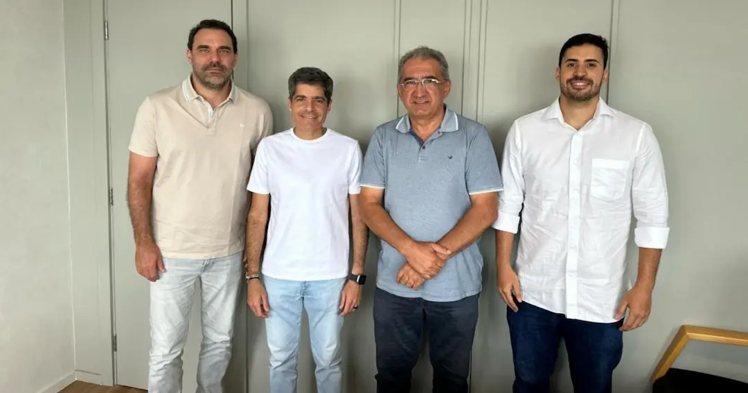 ACM Neto celebra apoio de Isaac Carvalho em Juazeiro