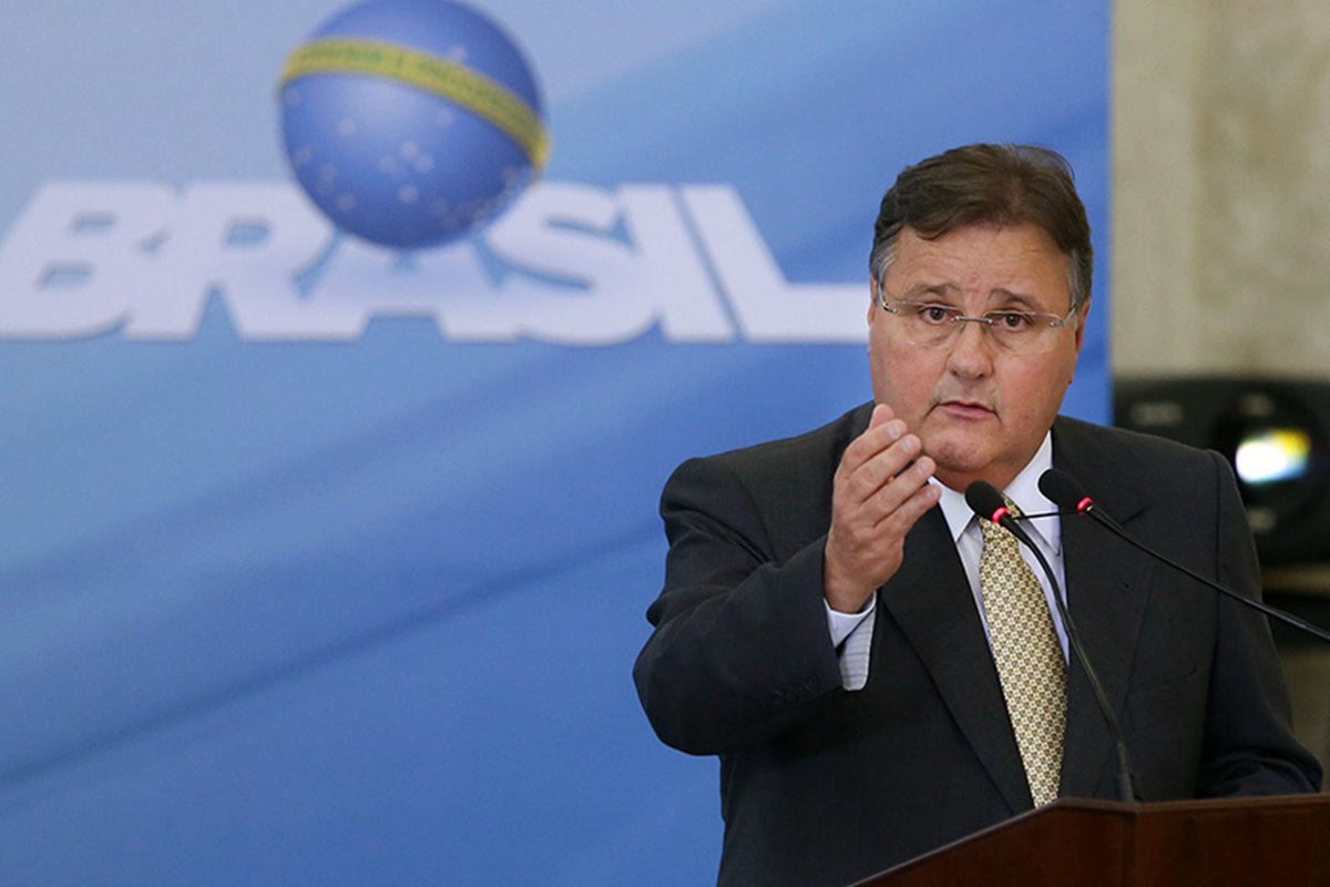 Geddel critica suposto convite a Diego Coronel para vice de Jerônimo