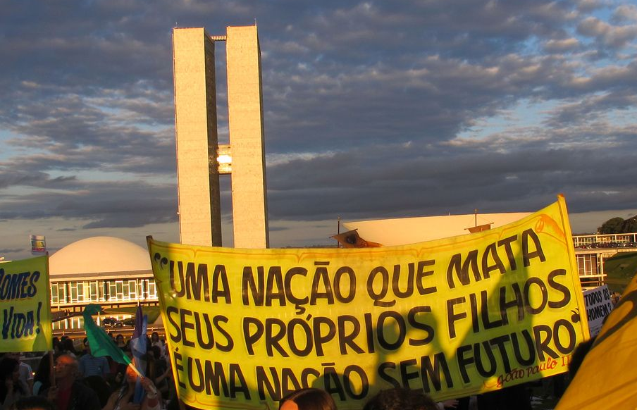 Pesquisa PoderData registra recorde de oposição ao aborto no Brasil com 68% contrários