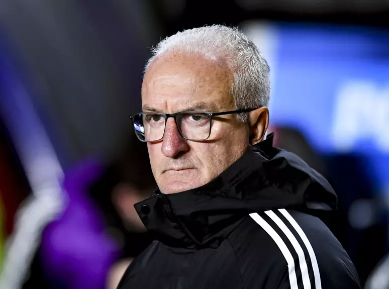 Dorival Júnior desabafa sobre sonho europeu e critica realidade do futebol brasileiro