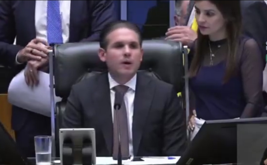 Câmara aprova reajuste para servidores do Senado e da Câmara com novos benefícios