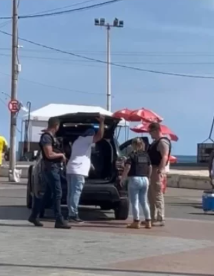 Suspeitos de extorsão via pinturas corporais são presos na Barra em Salvador