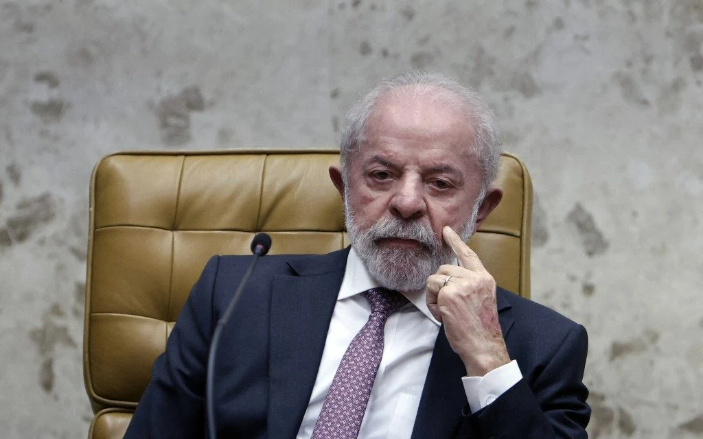 Lula assina pacto dos Três Poderes contra 