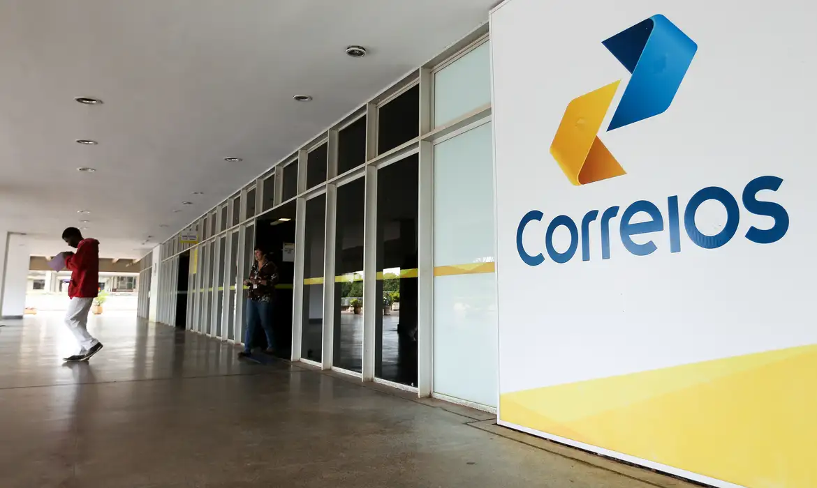 Correios contratam escritório por R$ 800 mil sem licitação