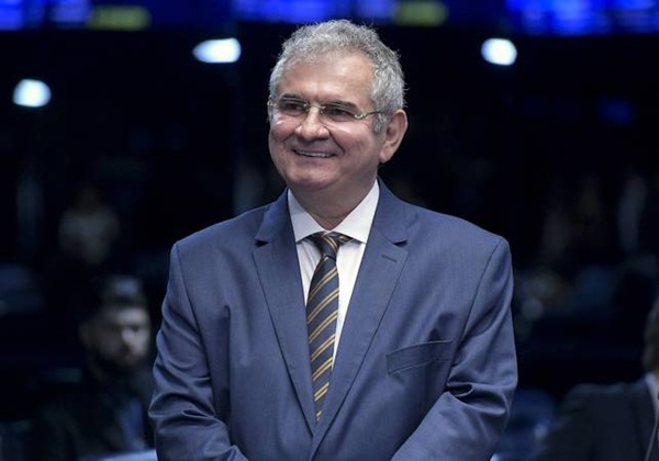 Almoço na residência do senador Angelo Coronel teria causado o cancelamento de sessão na Câmara Municipal de Salvador