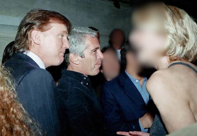 Trump teria ligado para polícia em 2006 sobre Epstein e chamado Ghislaine Maxwell de “maligna”