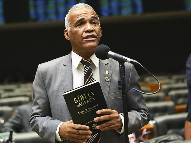 Deputado Isidório sugere 