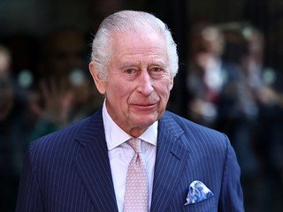 Rei Charles III comenta prisão do irmão Andrew: 