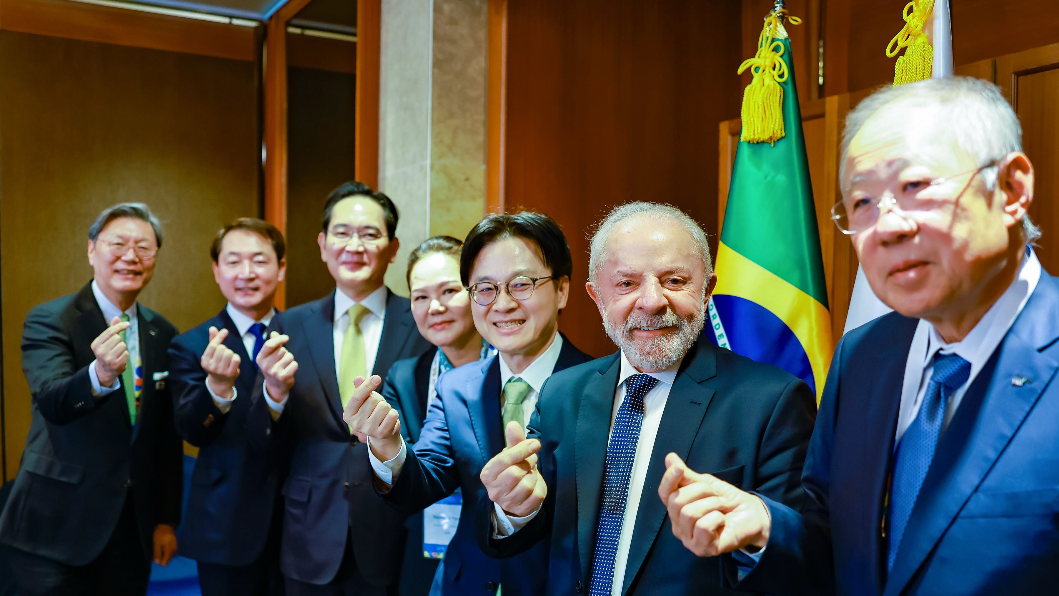 Lula discute investimentos com o homem mais rico da Coreia do Sul