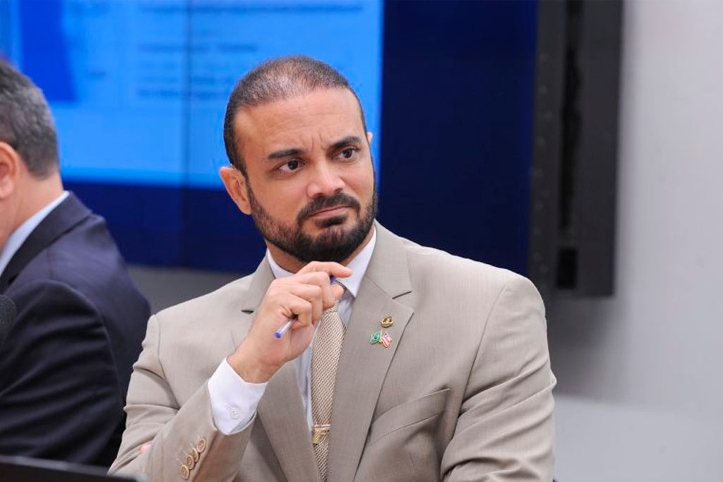 Capitão Alden apoia PEC que fixa teto de 1% no IPVA e muda cálculo
