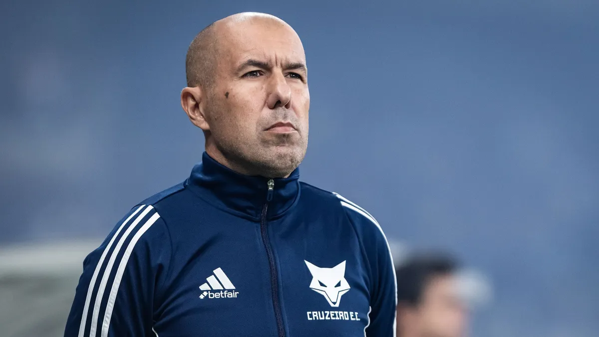 O Flamengo negocia com Leonardo Jardim para assumir o comando técnico após demissão de Filipe Luís