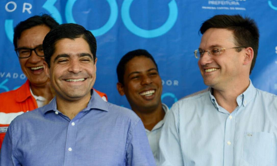 Site especula que ACM Neto possa retirar João Roma da chapa por ligação com escândalo do Master