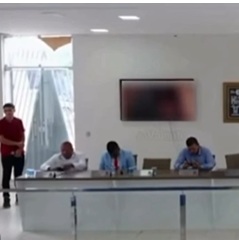 Vídeo pornográfico invade sessão da Câmara de Laje durante votação