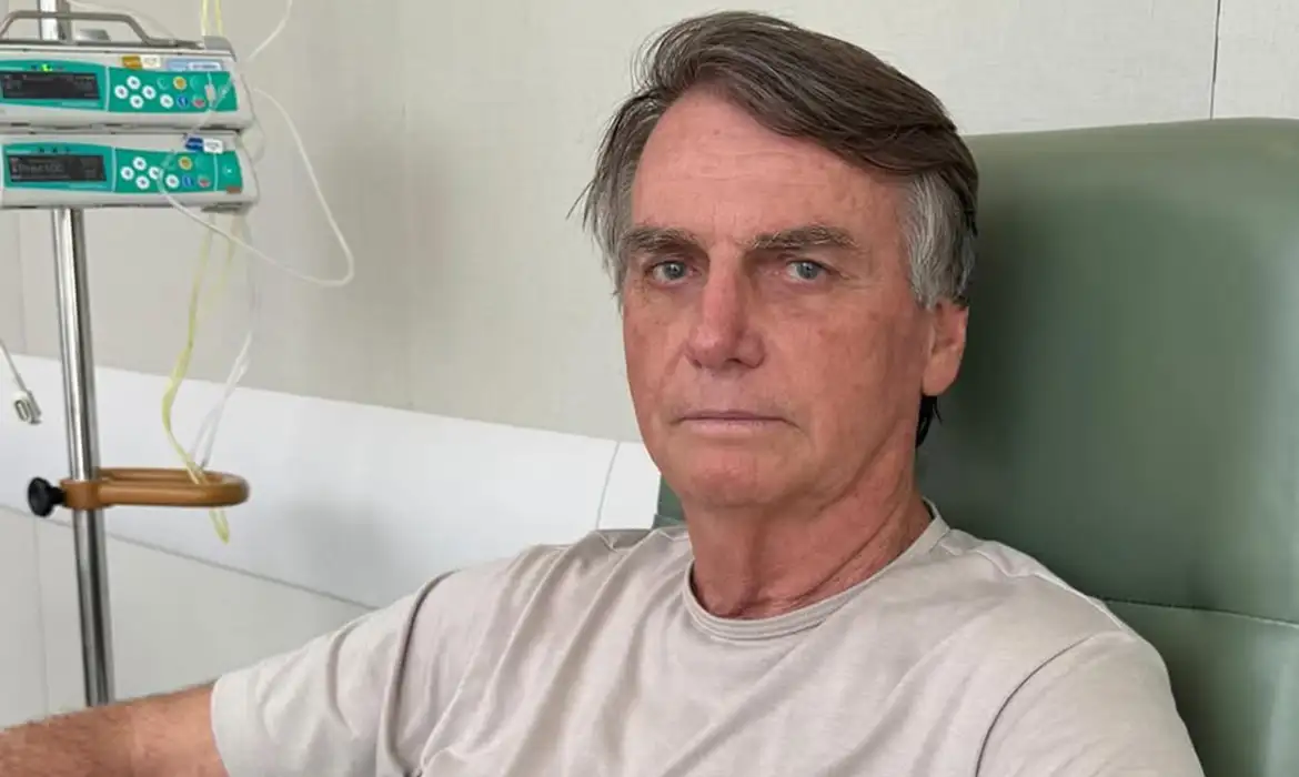 Jair Bolsonaro internado na UTI por broncopneumonia bacteriana