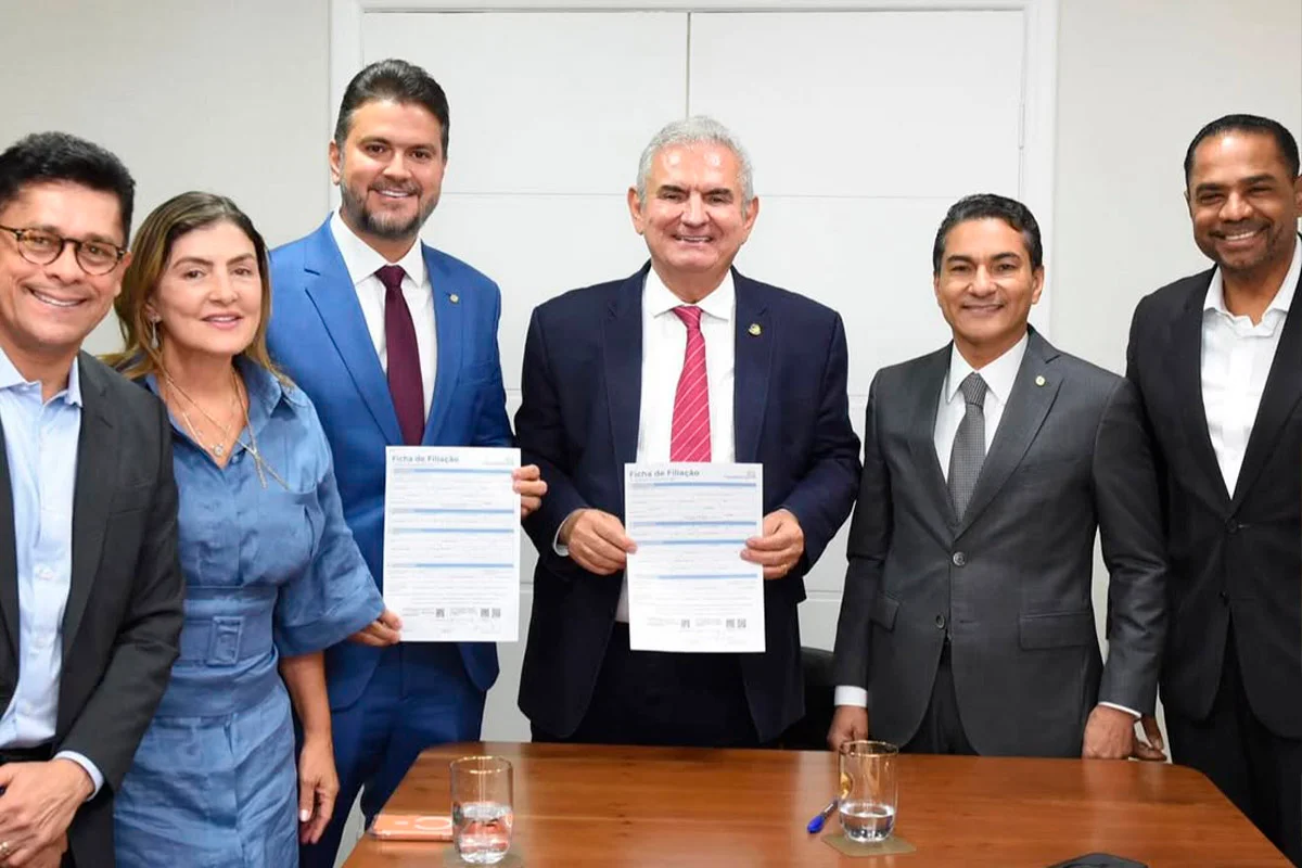 Republicanos ganha filiação do senador Angelo Coronel