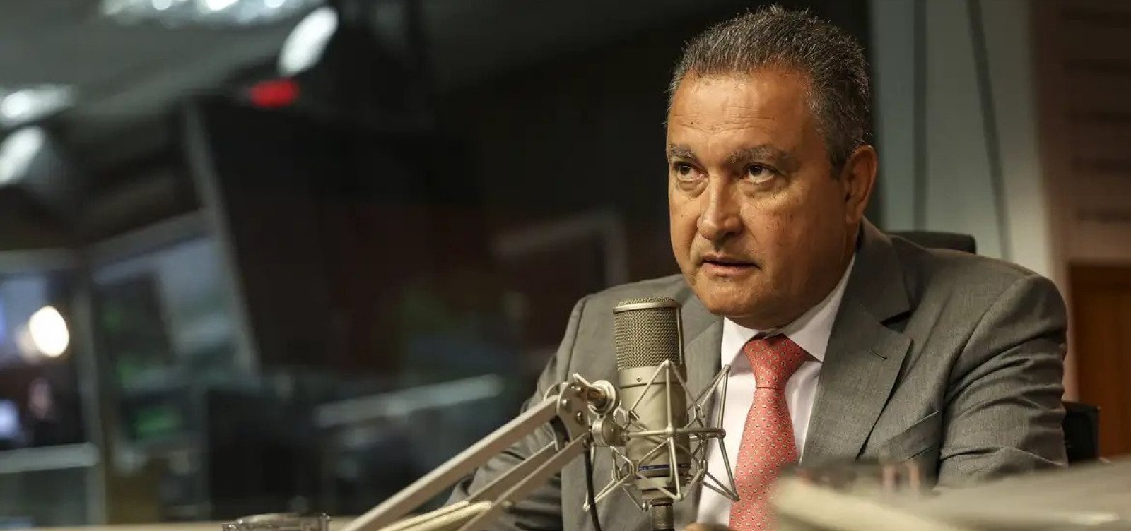 Rui Costa chama prefeito de 