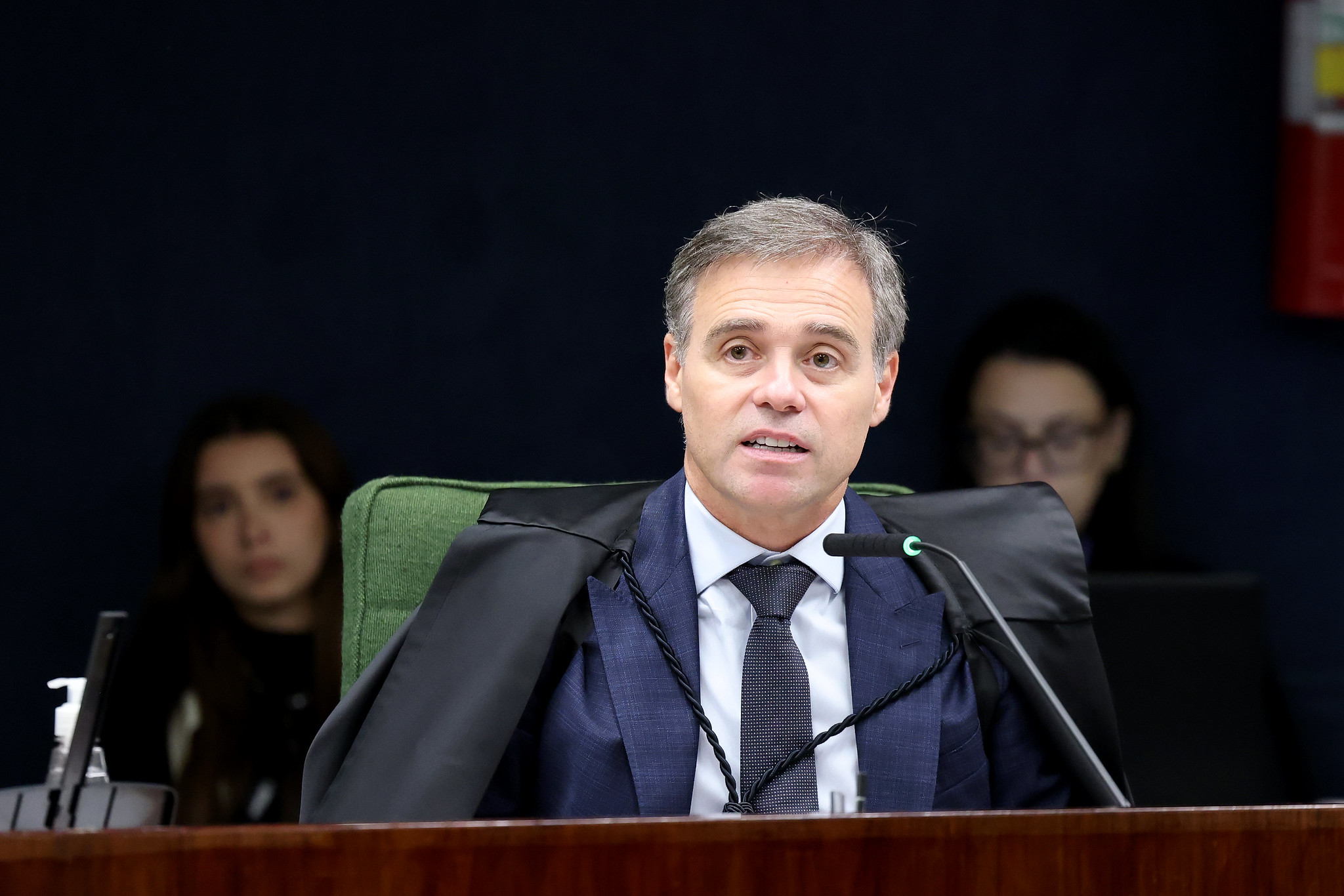 Voo com o ministro André Mendonça é cancelado por falha técnica antes da decolagem.