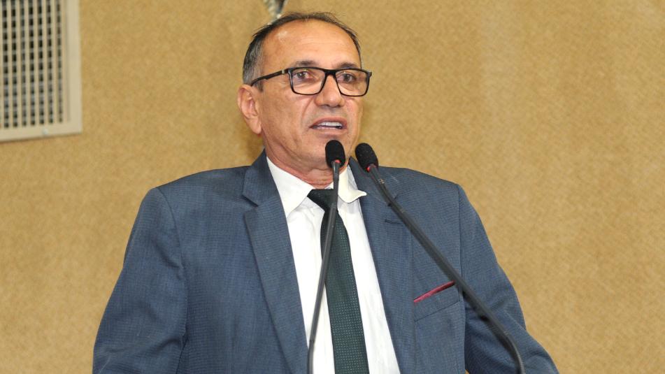 Deputado Zó sofre acidente na BA-210 ao colidir com animal