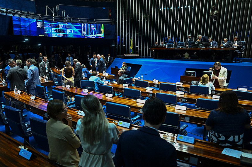 Senado aprova por unanimidade projeto que equipara misoginia ao racismo