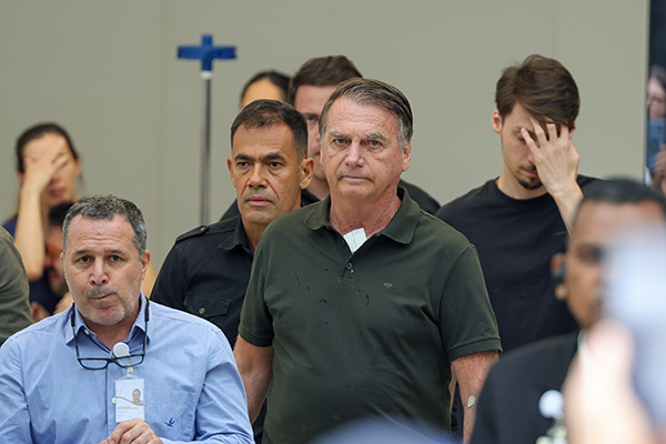 Bolsonaro recebe autorização para prisão domiciliar temporária de 90 dias