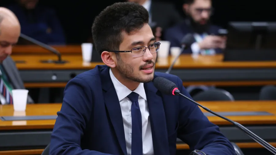 Kataguiri requer quebra de sigilo de Moraes e Viviane