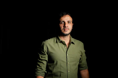 Crescimento de Renan Santos entre jovens da geração Z acende alerta no governo Lula