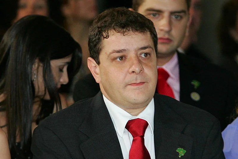 CPI do INSS pede indiciamento de Lulinha e outras 215 pessoas