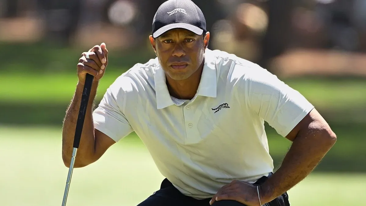 Tiger Woods se envolve em acidente de carro na Flórida