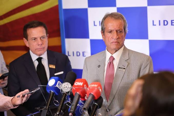 Valdemar Costa Neto afirma que Eduardo Bolsonaro não retorna ao Brasil se Flávio não vencer as eleições