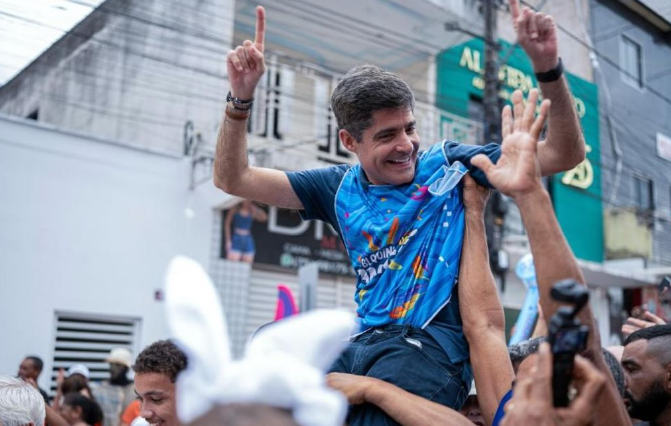 ACM Neto lidera com 47,3% contra 30,9% de Jerônimo, aponta pesquisa