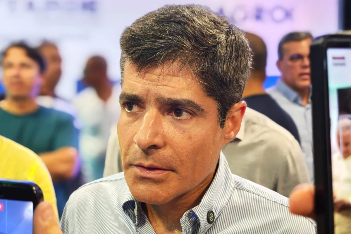 ACM Neto denuncia autoritarismo do PT contra policiais e imprensa