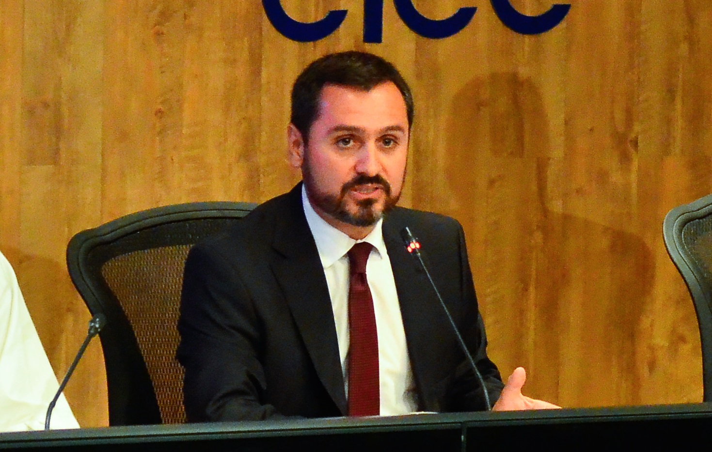 Banco Master pagou viagem de diretor-geral da PF a Londres