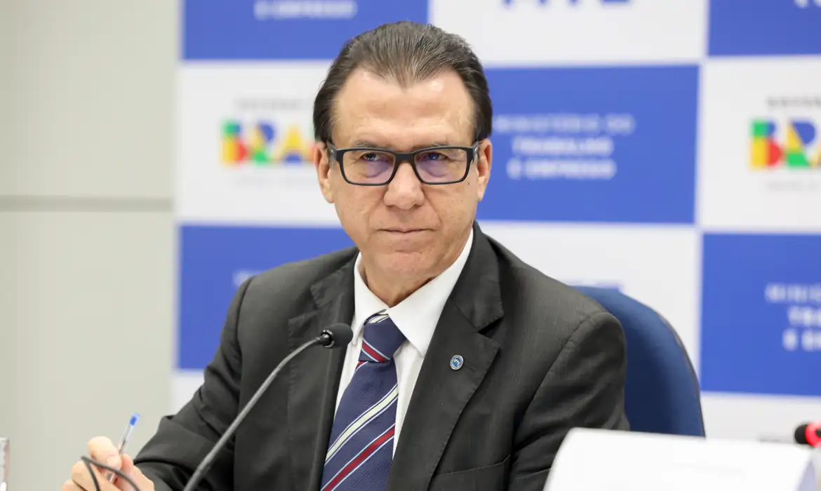 Governo vai liberar R$ 7 bilhões do FGTS, anuncia Luiz Marinho