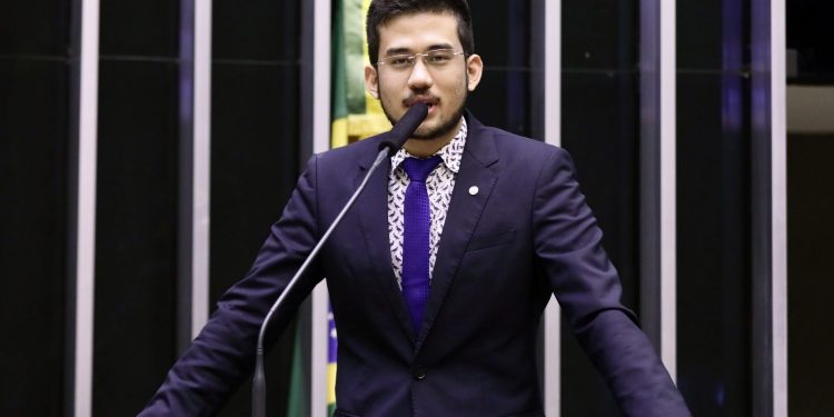 Kim Kataguiri questiona repasses de R$ 3,2 milhões à Favela.ONG