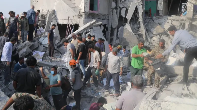 Irã relata 942 escolas atingidas por ataques