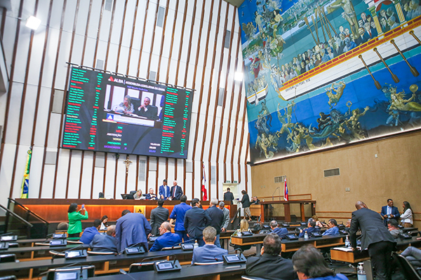 Governo perde maioria em comissão da AL-BA