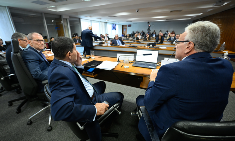 Relatório da CPI do Crime pede indiciamento de Toffoli, Moraes e Gilmar